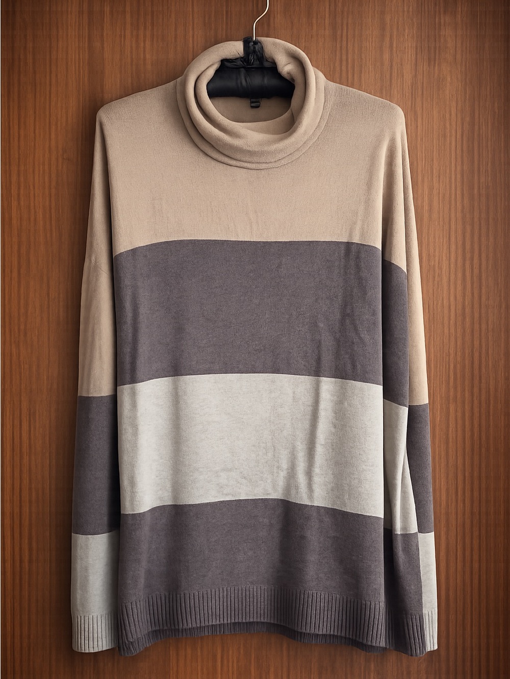 LONG TALL SALLY OVERSIZED SWEATER SIZE SMALL